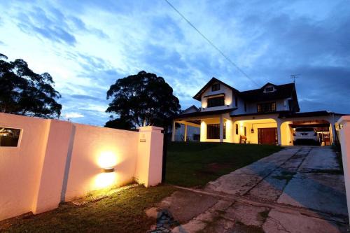 Tanjong Bidara House | The Pines Cottage