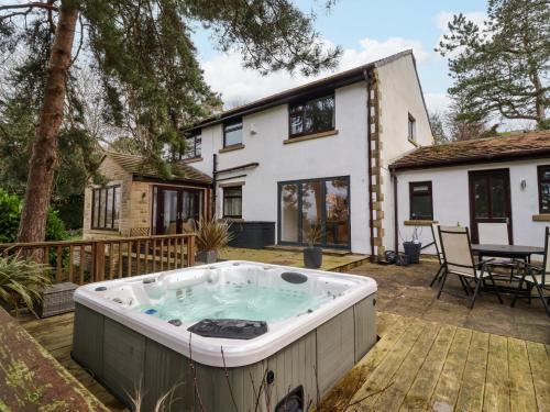 Skipton House | The Pines