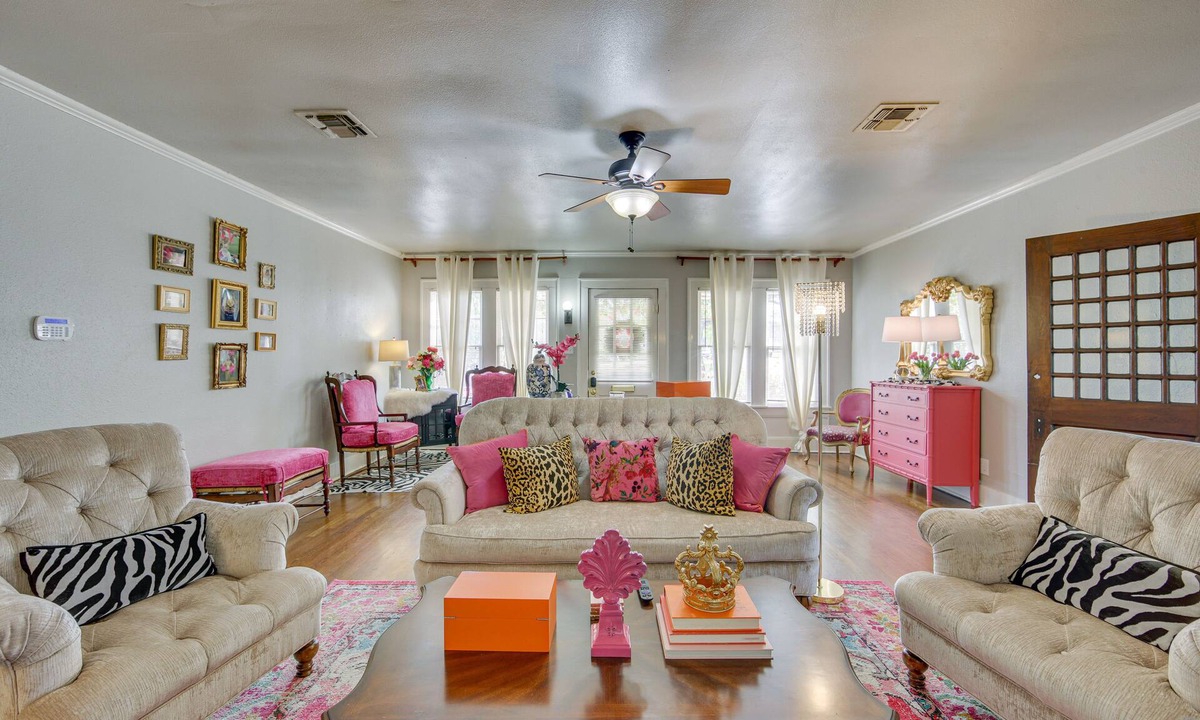 Tyler House | 'The Pink Azalea' - Tyler Home w/Yard + Patio!