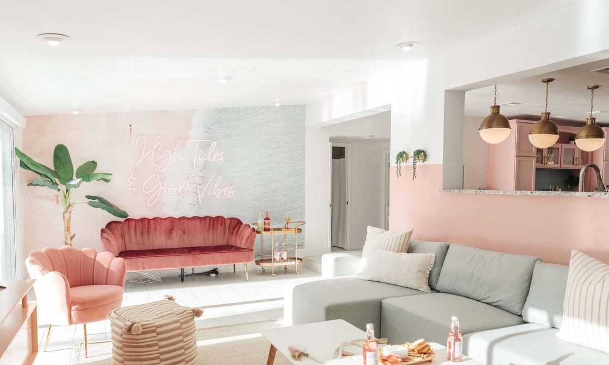 Coral Brook House | The Pink Flamingo Sum