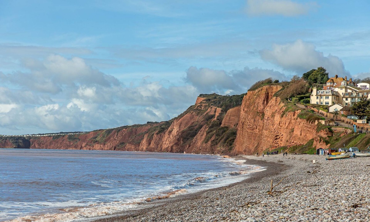 Budleigh Salterton House | The Pink House - a house that sleeps 6 guests in 3 bedrooms