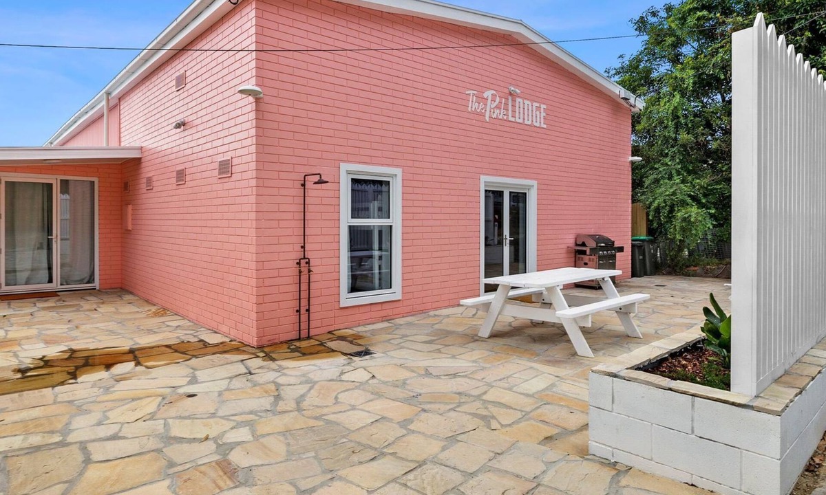 Lorne Cabin | The Pink Lodge 3 Bed