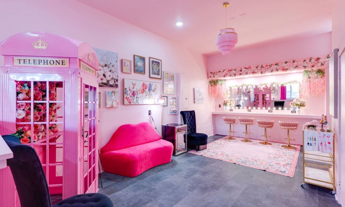Edgehill Villa | The Pink Palace | Rooftop Deck | Bachelorette HQ