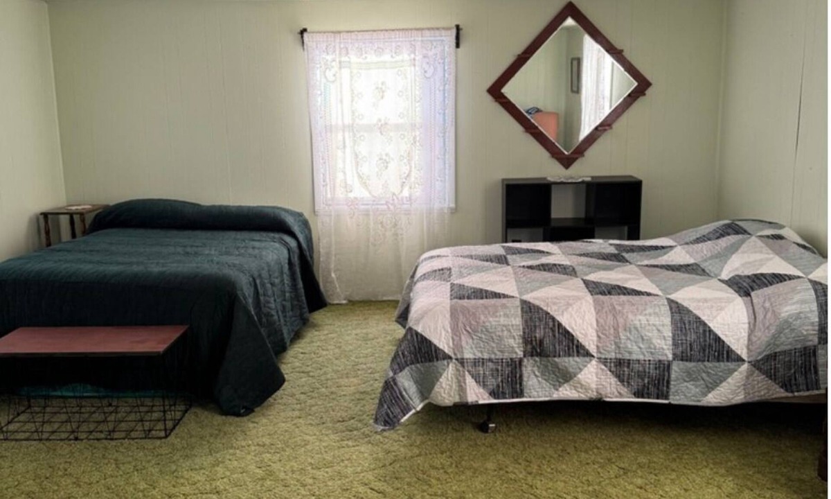 Campo House | The Plains Pearl - A "Grandmacore" Cozy 2-bedroom in Campo, CO