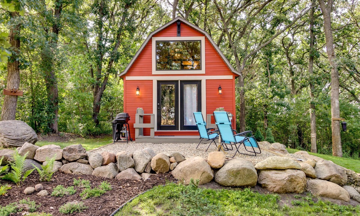 Sauk Centre Cottage | “The Playhouse In The Woods”