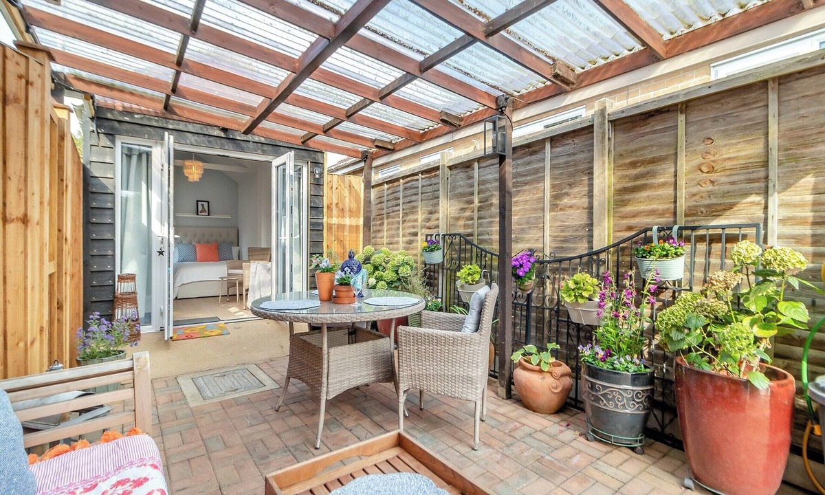 Bungay Cottage | The Pleasant Pheasant Mews