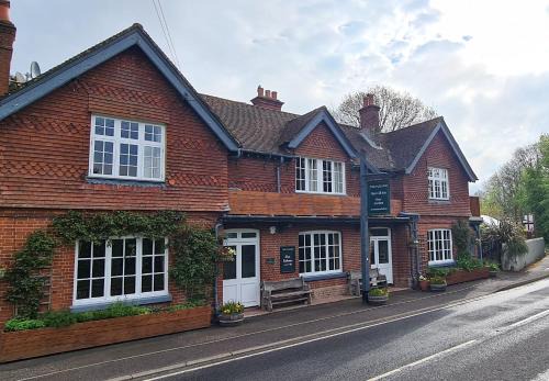 Itchen Abbas Hotel | The Plough Itchen Abbas