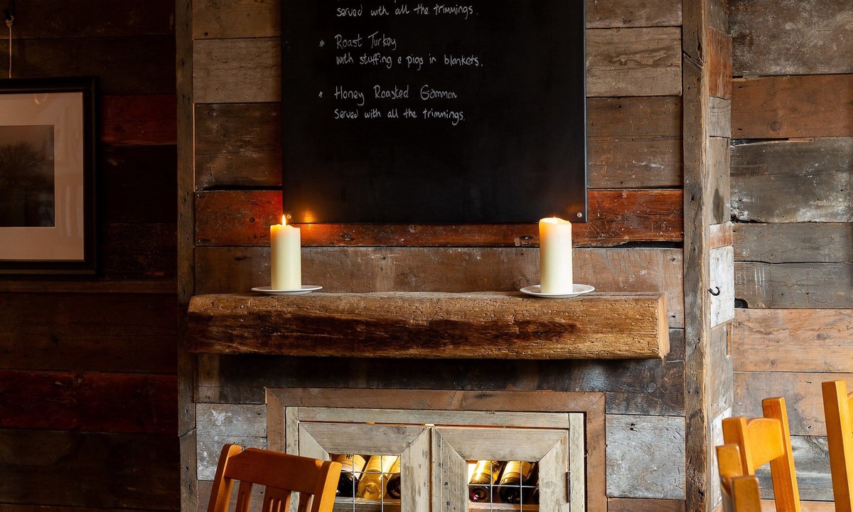 South Warnborough Hotel | The Poacher Inn