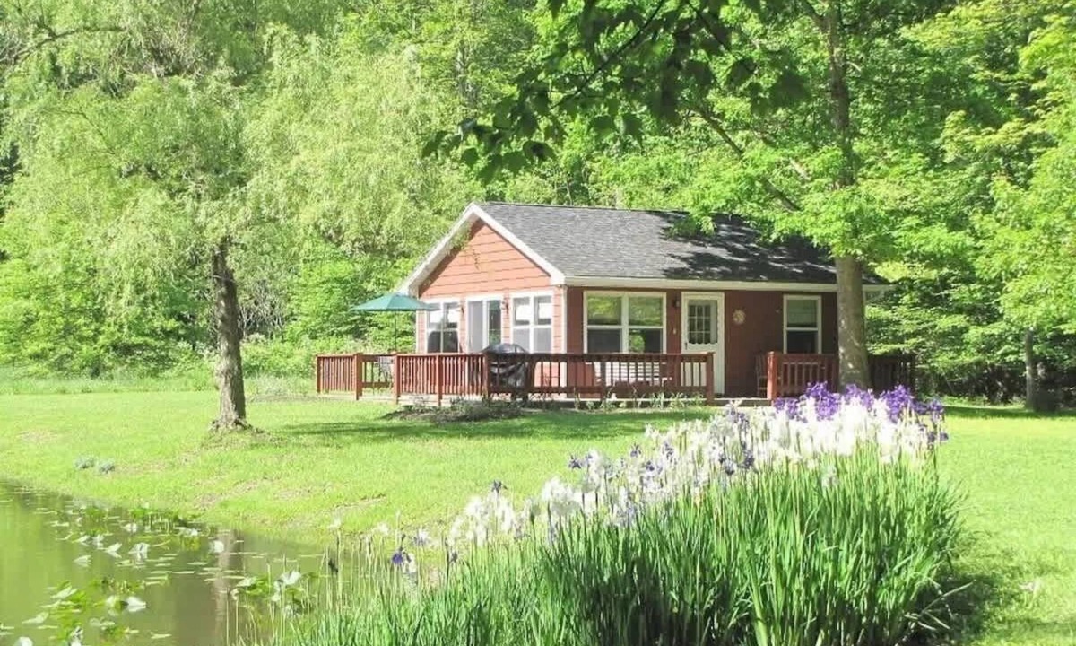 Austinburg House | The Pond Cottage at Rustic River