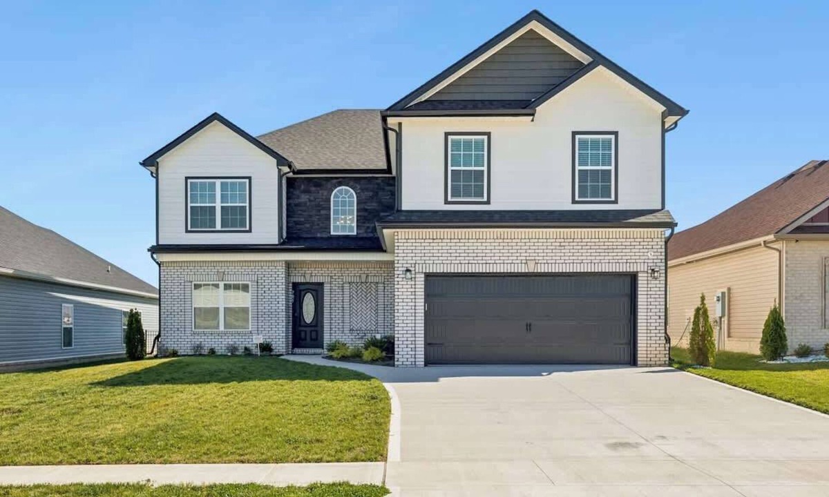 Clarksville House | The Pond House | 5BR Retreat w/Scenic Views