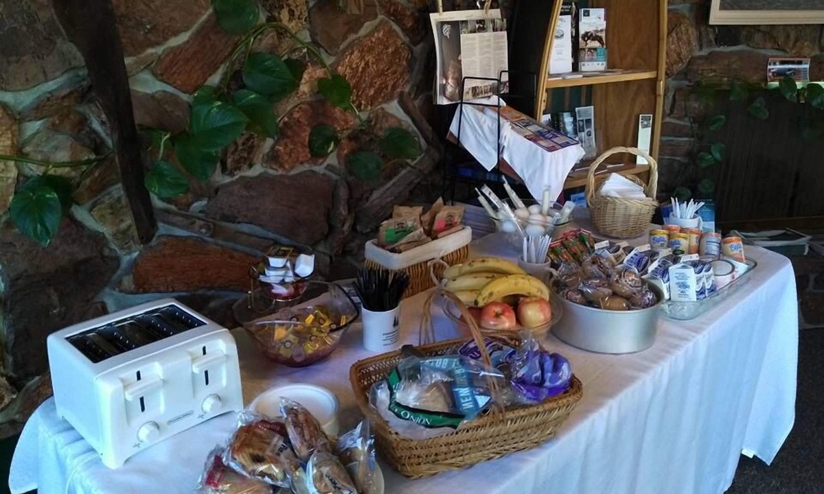 Enterprise Hotel | The Ponderosa Motel