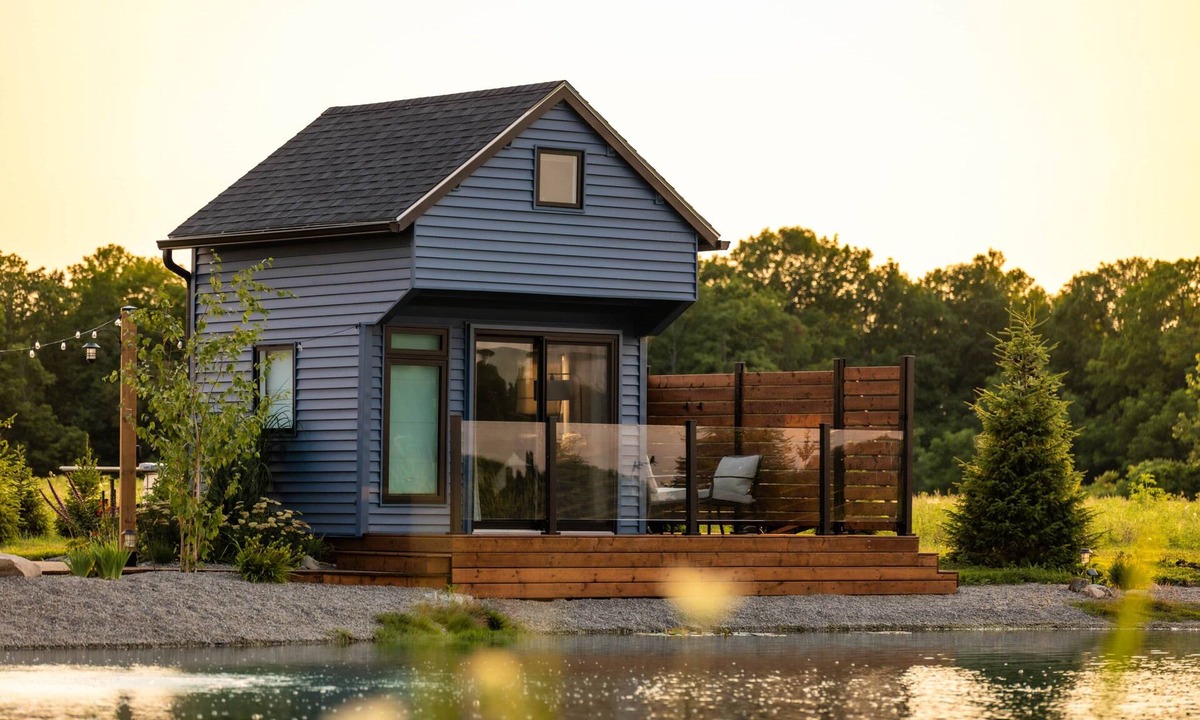 Port Rowan Cabin | The Pondhouse — Private Cabin with Sauna & Pond | Port Rowan