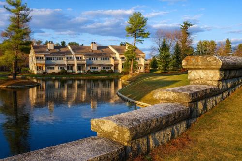 Lenox Dale Resort | The Ponds at Foxhollow