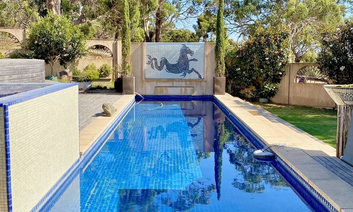 Mount Barker Summit Cabin | The Pool House with Pool and Spa