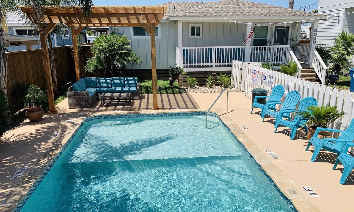 Old Town House | The Pool House located in Coveted Old Town with Pool