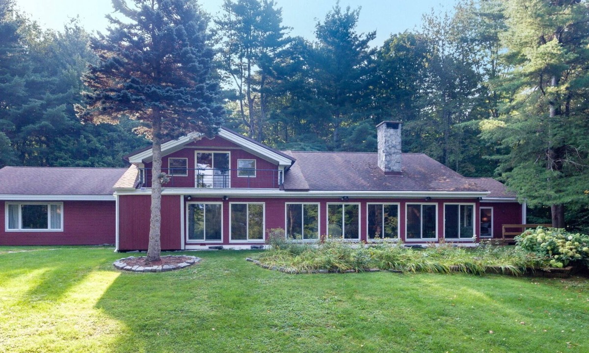 Stowe Hollow House | The Pool House