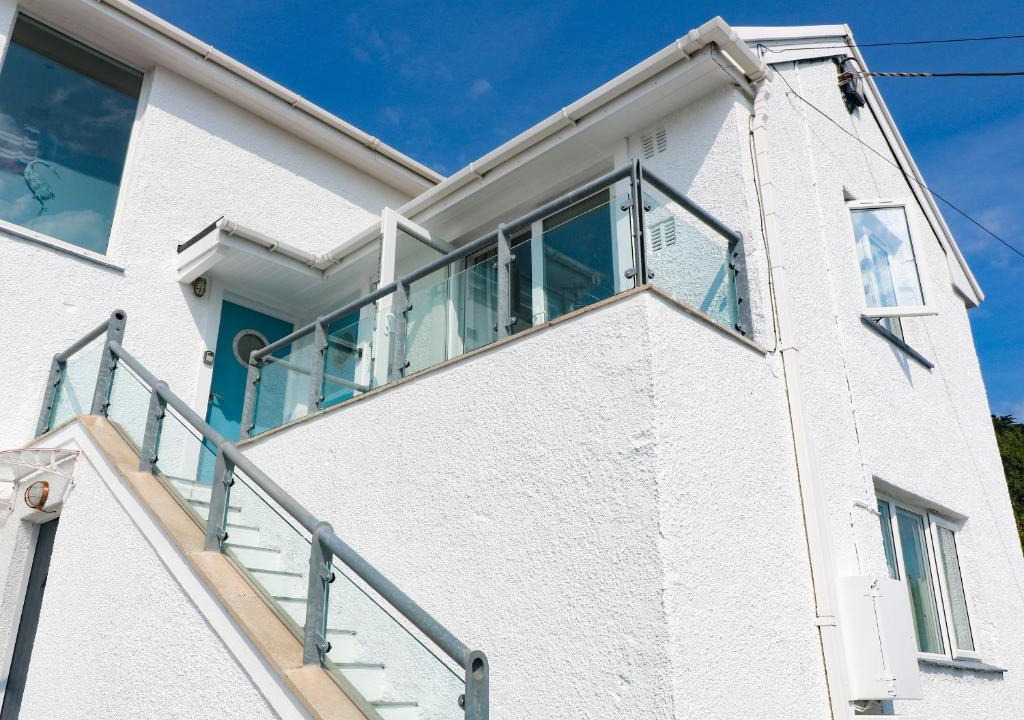 Coverack Apartment | The Poop Deck