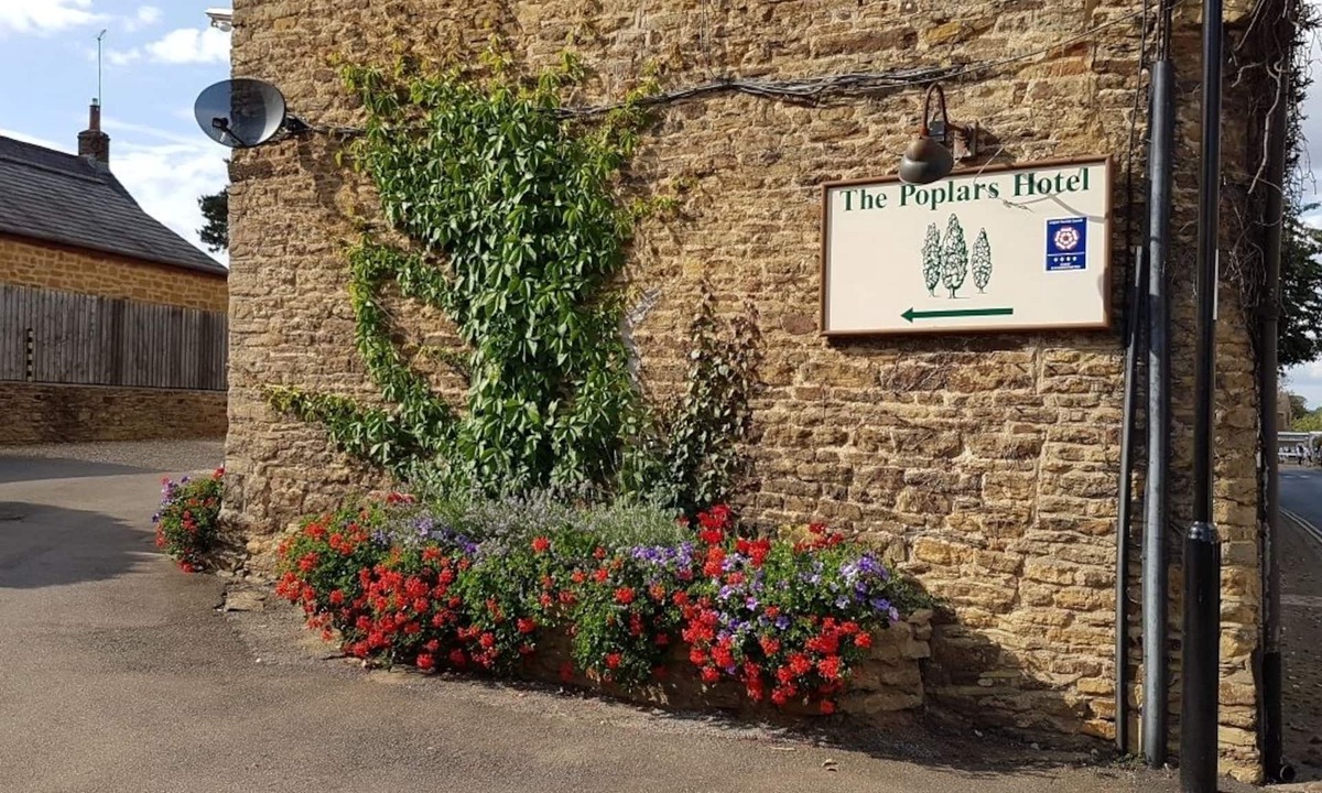 Moulton Hotel | The Poplars Moulton