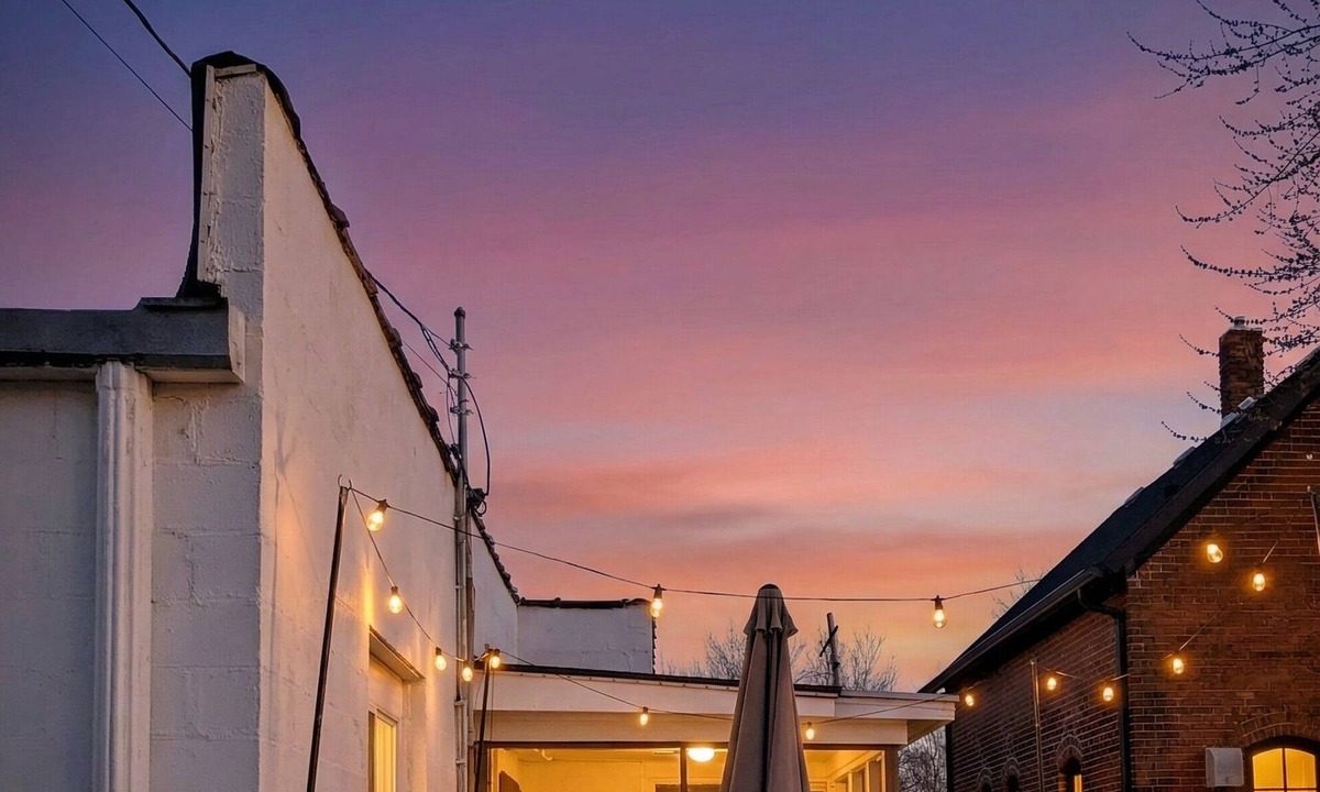Wheeler House | The Porter Nook! 5 minutes to Indiana Dunes, Pet Friendly