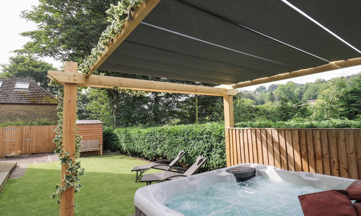 Hepworth Cottage | The Porthole