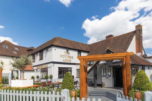 Seer Green Hotel | The Potters Arms