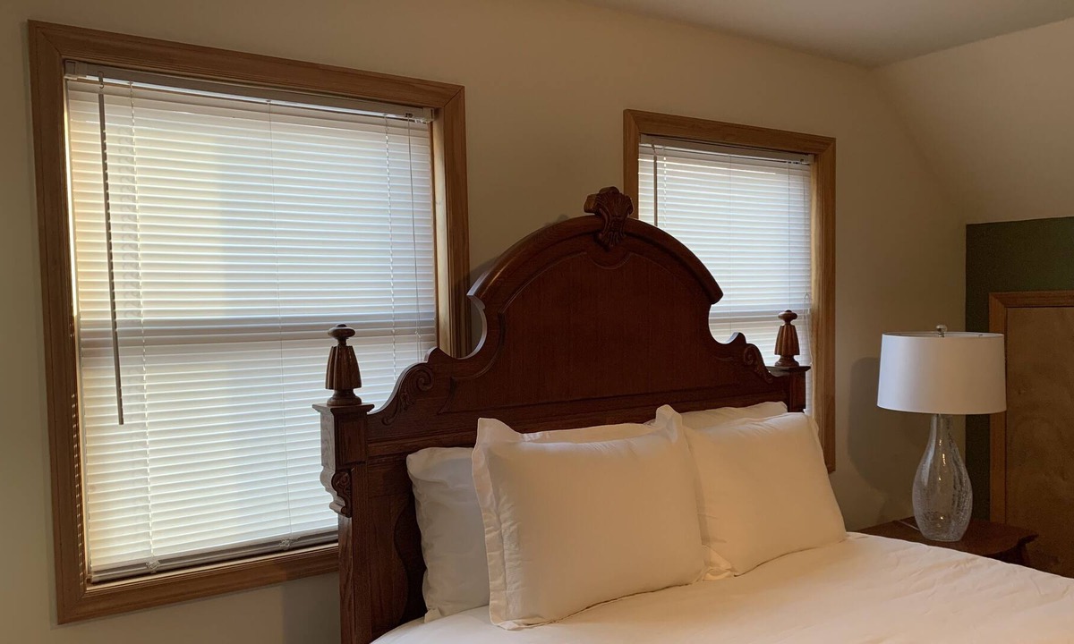 Mount Marion Bed & Breakfast | The Powdermill Streamside Suite