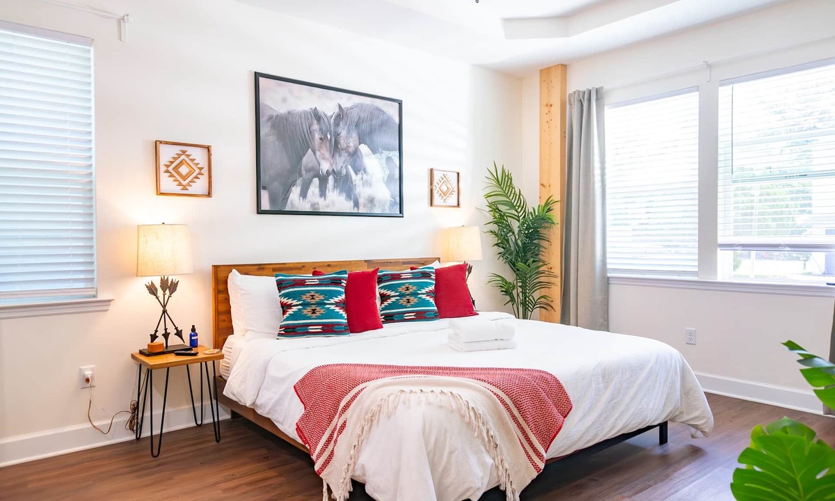 Pleasant Street House | The Prairie Suite. Newly Built, Upscale, Central