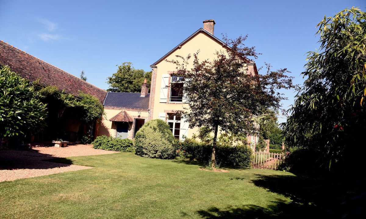 Le Plessis-Dorin House | THE PRESBYTERY