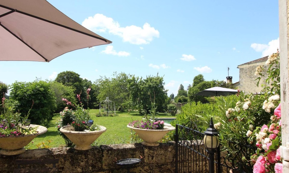 Puisseguin House | The Presbytery Suite