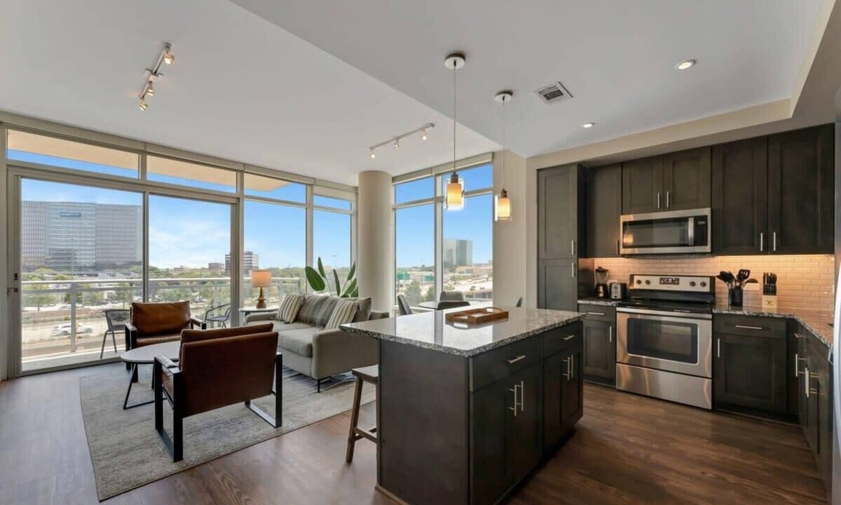 North Dallas Apartment | The Preston Beauty I Premium 2BR in Dallas