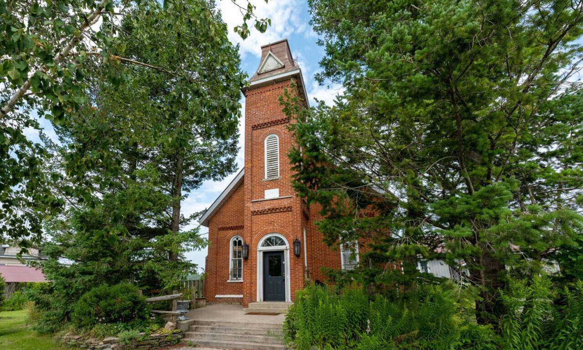 Rossmore House | The Prince Edward County Church