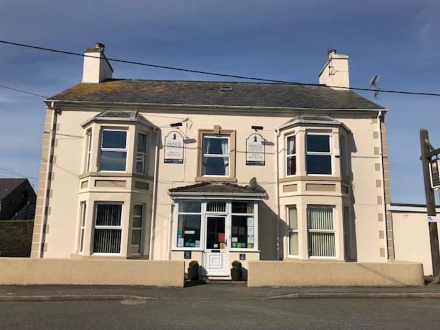 Ty Croes Bed & Breakfast | The Prince Llewelyn B&B