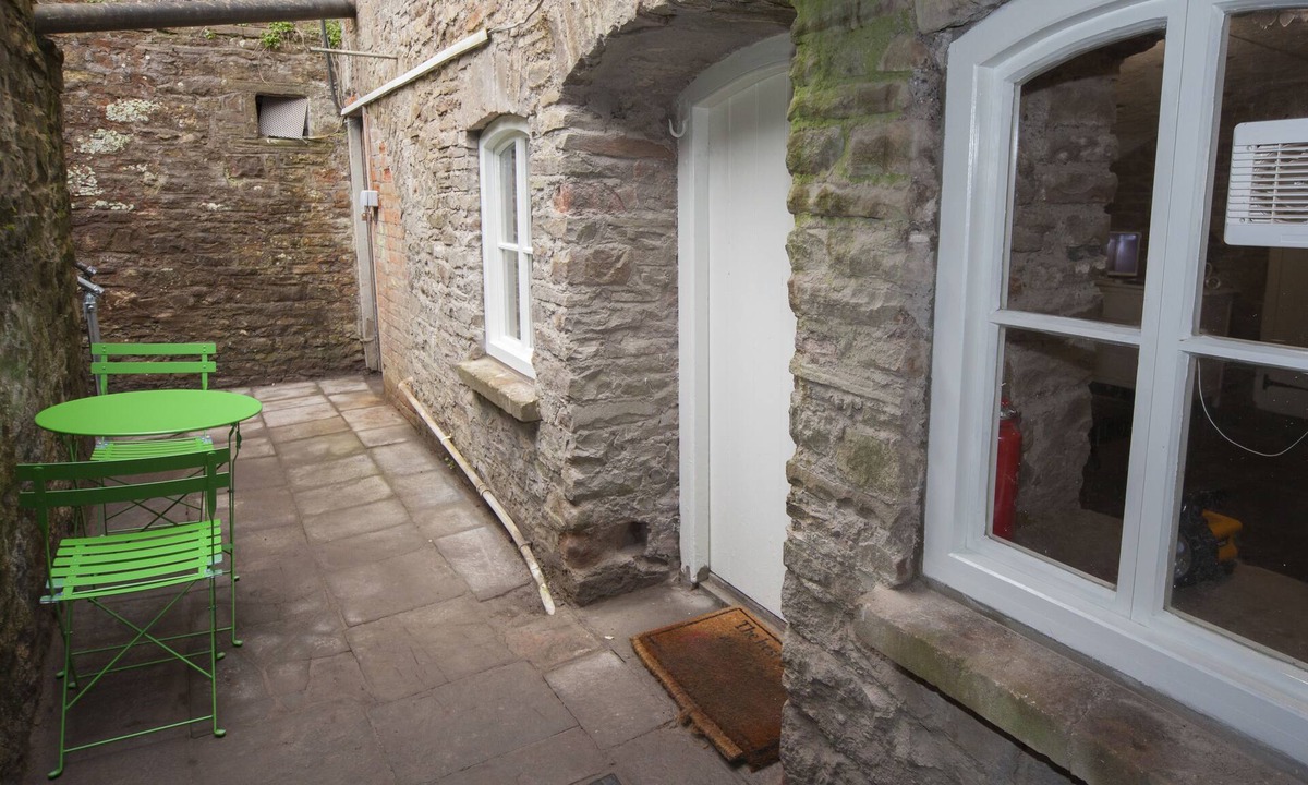 Pill Apartment | The Priory Cellars Abbots Leigh