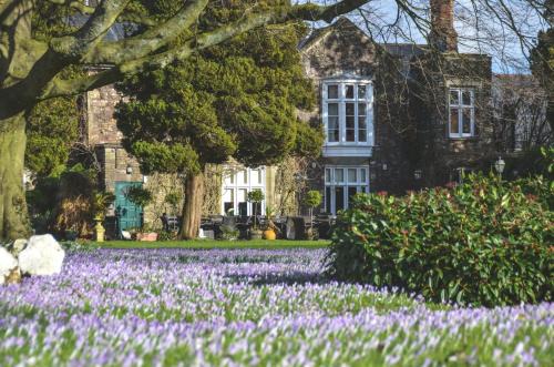 Caerleon Hotel | The Priory Hotel