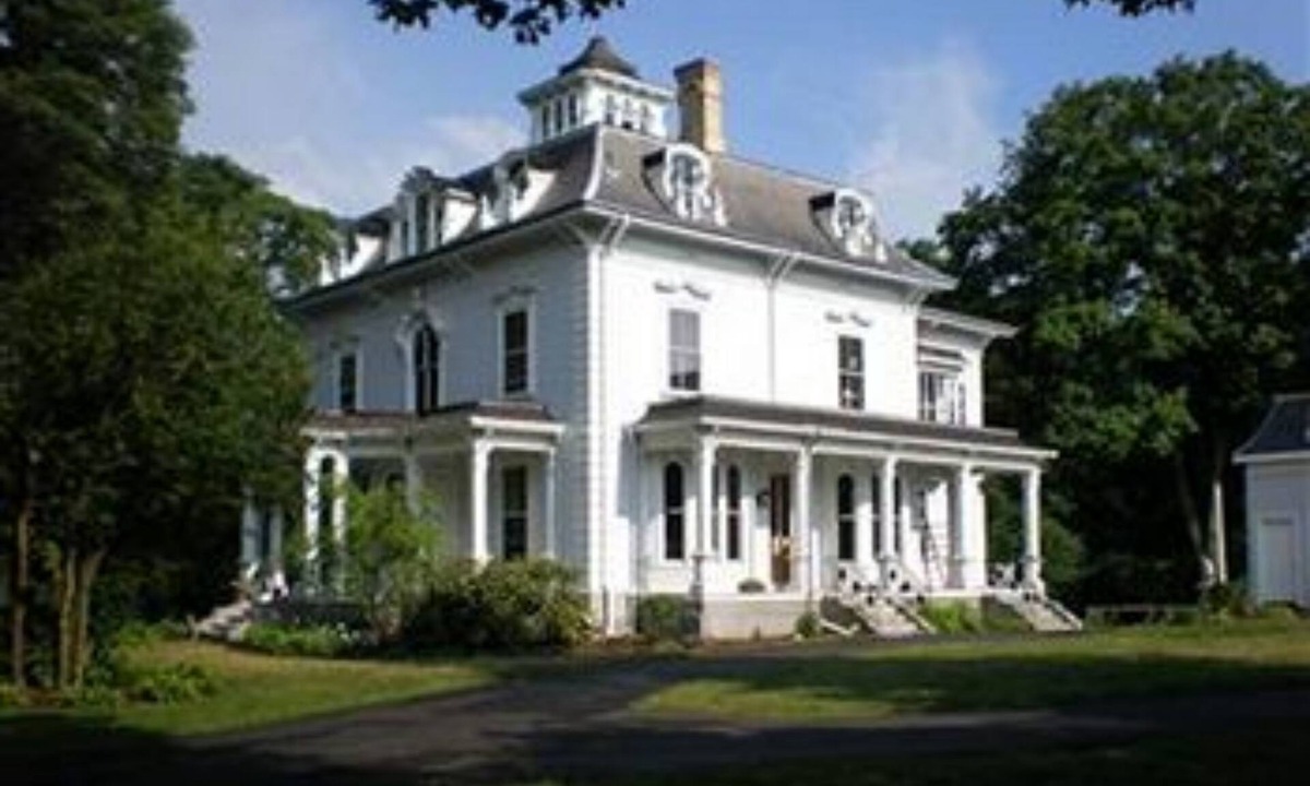 Wrentham Bed & Breakfast | The Proctor Mansion Inn