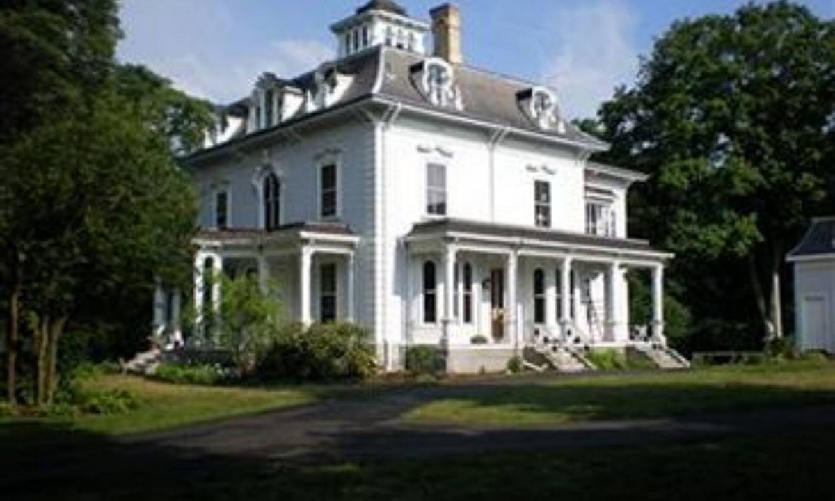 Wrentham Bed & Breakfast | The Proctor Mansion Inn