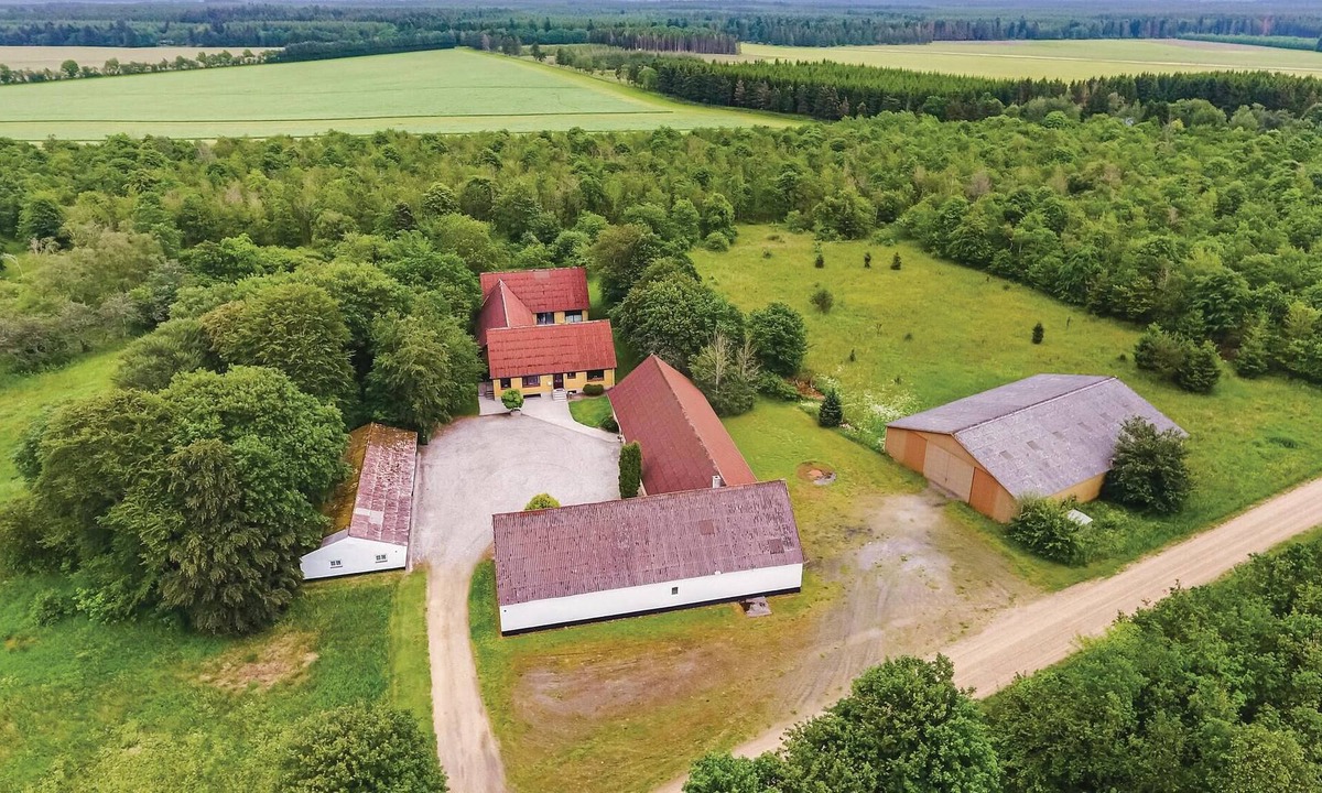 Bording House | The property is located in the 'Lake Highlands', west of the charming Silkeborg on a large secluded