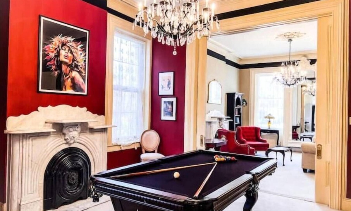 Soulard House | The PS House: Hot Tub, Pool Table, Walk Score 93, Historic home w modern updates