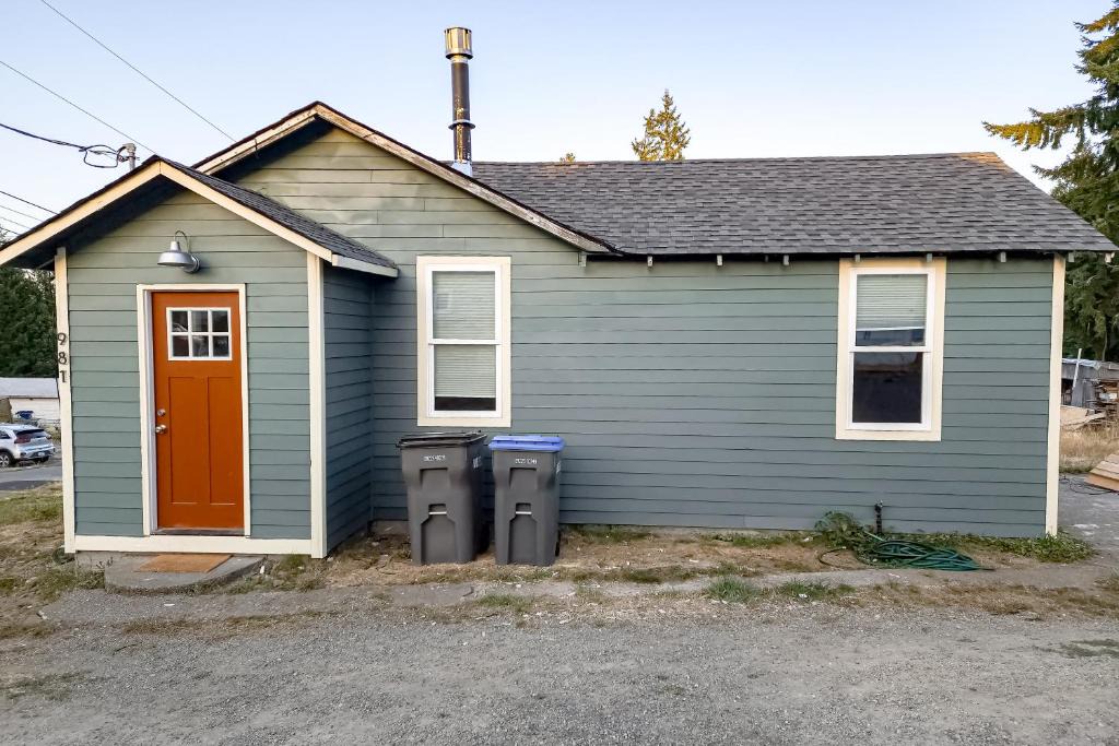 Retsil House | The Quacker Jack