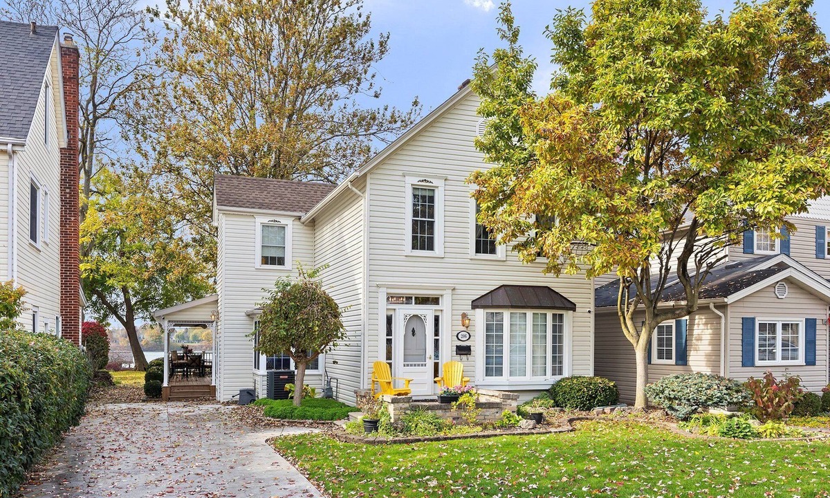 Amherstburg House | The Quaint Escape