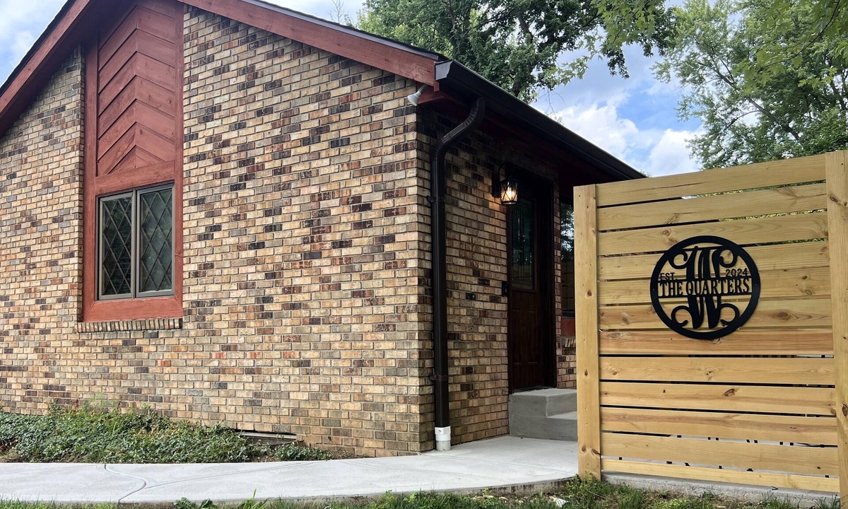 Summit Station House | The Quarters