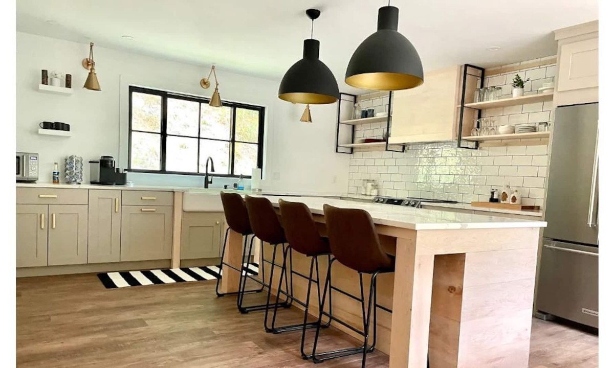 Hartford House | The Quechee Getaway