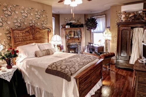 Bellefonte Bed & Breakfast | The Queen, A Victorian Bed & Breakfast