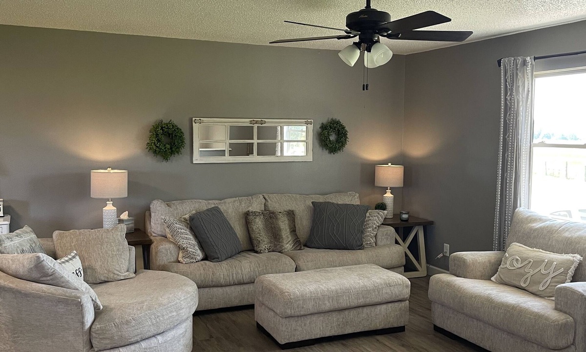 Doe Run Other | The Queen Bee Farm Stay/Hot tub