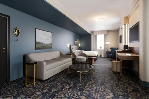 Stratford Hotel | The Queen’s Cue, Stratford, A Tribute Portfolio Hotel