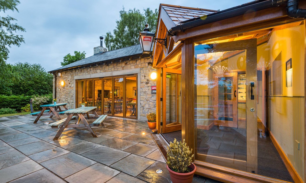 Warwick-on-Eden Hotel | The Queens