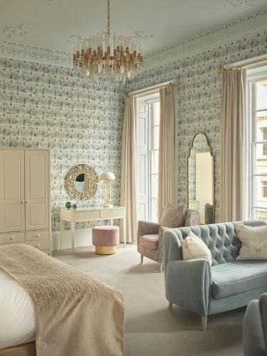 Upper Town Hotel | The Queensberry Hotel