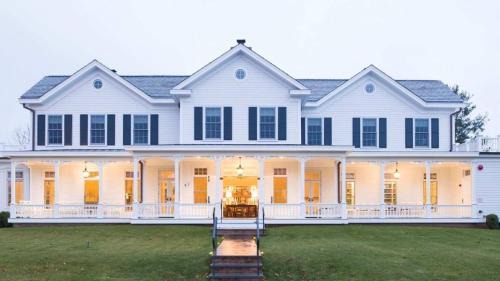 Quogue Hotel | The Quogue Club