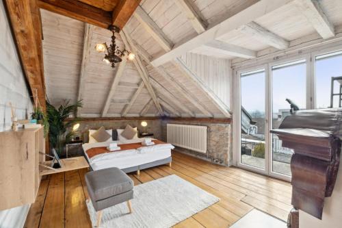 Innenstadt House | The R Loft - Cosy Hostel, Communal Bathroom and Kitchen