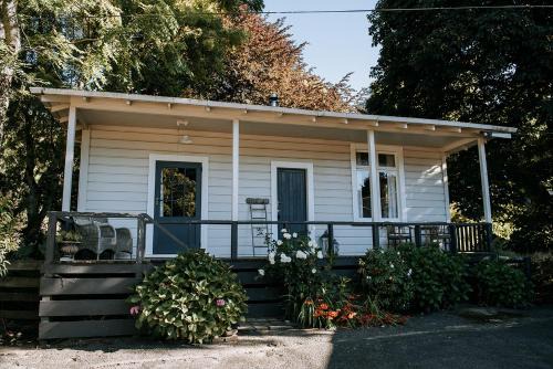 Hawke's Bay Region House | The Rabbiter's Cottage